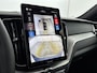 Volvo XC60 T6 Recharge Plus Black Edition | 21" | Geventileerd Nappa | Stoelventilatie | Trekhaak | Head-Up | Panoramadak | Harman Kardon | 360 Camera | Full LED | Adaptieve Cruise | BLIS