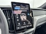 Volvo XC60 T6 Recharge Plus Black Edition | 21" | Geventileerd Nappa | Stoelventilatie | Trekhaak | Head-Up | Panoramadak | Harman Kardon | 360 Camera | Full LED | Adaptieve Cruise | BLIS