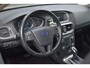 Volvo V40 T2 Kinetic | Automaat | Stoelverwarming | Navigatiesysteem | Regen sensor | Parkeersensoren voor + achter | Verwarmde voorruit