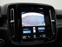 Volvo XC40 T4 Ultimate Dark PHEV 221pk Dealer O.H. | Trekhaak Af Fabriek | Panodak | Camera | Harman / Kardon | Lederen Sportstoelen Memory & Verwarmd | Keyless | Apple Carplay | Navigatie | DAB | Plug In Hybrid |