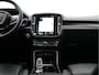 Volvo XC40 T4 Ultimate Dark PHEV 221pk Dealer O.H. | Trekhaak Af Fabriek | Panodak | Camera | Harman / Kardon | Lederen Sportstoelen Memory & Verwarmd | Keyless | Apple Carplay | Navigatie | DAB | Plug In Hybrid |