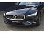 Volvo V60 B3 Inscription | Semi Elektrische Wegklapbare Trekhaak | Elektrische bedienbare voorstoelen  | Adaptive Cruise Control | Panoramadak | Parkeerverwarming | BLIS | Parkeersensoren voor + achter | Parkeercamera | Harman Kardon Premium Audio