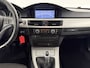 BMW 3-Serie 318i Business Line | Clima | Cruise | Navi | Parkeersens. | Trekhaak | NAP