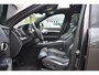 Volvo XC90 T8 Recharge AWD Ultra Dark | Luchtvering | Harman Kardon Premium Audio | Google Infotainment | Stoelverwarming | Stuurwielverwarming | 360° Parkeercamera | Parkeersensoren voor + achter | Semi-Electrische Wegklapbare trekhaak