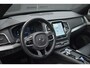 Volvo XC90 T8 Recharge AWD Ultra Dark | Luchtvering | Harman Kardon Premium Audio | Google Infotainment | Stoelverwarming | Stuurwielverwarming | 360° Parkeercamera | Parkeersensoren voor + achter | Semi-Electrische Wegklapbare trekhaak