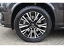 Volvo XC90 T8 Recharge AWD Ultra Dark | Luchtvering | Harman Kardon Premium Audio | Google Infotainment | Stoelverwarming | Stuurwielverwarming | 360° Parkeercamera | Parkeersensoren voor + achter | Semi-Electrische Wegklapbare trekhaak
