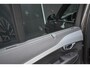 Volvo XC90 T8 Recharge AWD Ultra Dark | Luchtvering | Harman Kardon Premium Audio | Google Infotainment | Stoelverwarming | Stuurwielverwarming | 360° Parkeercamera | Parkeersensoren voor + achter | Semi-Electrische Wegklapbare trekhaak