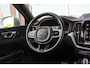 Volvo XC60 2.0 T8 Twin Engine AWD R-Design | 1e eigenaar | Keyless entry | Camera | Leer/Alcantara | Panoramadak | Cruise control | Rijstrooksensor | 19 inch | LED | Botswaarschuwing