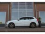 Volvo XC60 2.0 T8 Twin Engine AWD R-Design | 1e eigenaar | Keyless entry | Camera | Leer/Alcantara | Panoramadak | Cruise control | Rijstrooksensor | 19 inch | LED | Botswaarschuwing