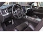 Volvo XC60 2.0 T8 Twin Engine AWD R-Design | 1e eigenaar | Keyless entry | Camera | Leer/Alcantara | Panoramadak | Cruise control | Rijstrooksensor | 19 inch | LED | Botswaarschuwing