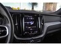 Volvo XC60 2.0 T8 Twin Engine AWD R-Design | 1e eigenaar | Keyless entry | Camera | Leer/Alcantara | Panoramadak | Cruise control | Rijstrooksensor | 19 inch | LED | Botswaarschuwing