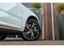 Volvo XC60 2.0 T8 Twin Engine AWD R-Design | 1e eigenaar | Keyless entry | Camera | Leer/Alcantara | Panoramadak | Cruise control | Rijstrooksensor | 19 inch | LED | Botswaarschuwing