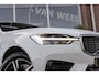 Volvo XC60 2.0 T8 Twin Engine AWD R-Design | 1e eigenaar | Keyless entry | Camera | Leer/Alcantara | Panoramadak | Cruise control | Rijstrooksensor | 19 inch | LED | Botswaarschuwing