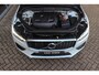 Volvo XC60 2.0 T8 Twin Engine AWD R-Design | 1e eigenaar | Keyless entry | Camera | Leer/Alcantara | Panoramadak | Cruise control | Rijstrooksensor | 19 inch | LED | Botswaarschuwing