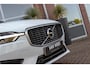 Volvo XC60 2.0 T8 Twin Engine AWD R-Design | 1e eigenaar | Keyless entry | Camera | Leer/Alcantara | Panoramadak | Cruise control | Rijstrooksensor | 19 inch | LED | Botswaarschuwing