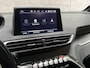 Peugeot 3008 1.2 PureTech GT-Line Automaat (PANORAMADAK, APPLE CARPLAY, 360 CAMERA, LEDER, KEYLESS, SPORTSTOELEN, ADAPTIVE CRUISE, GETINT GLAS, LANE ASSIST, NIEUWSTAAT)