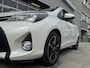 Toyota Yaris 1.3 VVT-i Dynamic - Navigatie I Sport velgen I Xenon I Achteruitrij Camera I Sport pakket I Dealer onderhouden