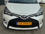 Toyota Yaris 1.3 VVT-i Dynamic - Navigatie I Sport velgen I Xenon I Achteruitrij Camera I Sport pakket I Dealer onderhouden