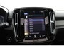 Volvo XC40 T5 Recharge R-Design | Panoramadak | Trekhaak | Camera | Adaptieve cruise control | Stoel en stuurwielverwarming | Parkeersensoren voor en achter | LED |
