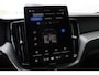Volvo XC60 T6 Plug-in hybrid AWD Plus Black Edition | Panoramadak | Verwarmbare voorstoelen en achterbank | Verwarmbare voorruit | Keyless | Adaptieve cruise control | 360 graden camera | Premium audio by Harman Kardon | Voor & achterbank verwarmd |  Bots herkenning en activatie | Draadloze telefoonlader | Elektrisch verstelb. bestuurdersstoel met geheugen | Navigatiesysteem full map