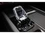 Volvo XC60 T6 Plug-in hybrid AWD Plus Black Edition | Panoramadak | Verwarmbare voorstoelen en achterbank | Verwarmbare voorruit | Keyless | Adaptieve cruise control | 360 graden camera | Premium audio by Harman Kardon | Voor & achterbank verwarmd |  Bots herkenning en activatie | Draadloze telefoonlader | Elektrisch verstelb. bestuurdersstoel met geheugen | Navigatiesysteem full map