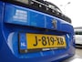 Peugeot e-2008 EV Allure 50 kWh | 3 Fase | Adaptieve cruise control | Draadloze telefoonlader | Stoelverwarming | Navigatie | Achteruitrijcamera | Lichtmetalen velgen | Apple carplay/Android auto