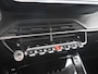 Peugeot e-2008 EV Allure 50 kWh | 3 Fase | Adaptieve cruise control | Draadloze telefoonlader | Stoelverwarming | Navigatie | Achteruitrijcamera | Lichtmetalen velgen | Apple carplay/Android auto
