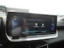 Peugeot e-2008 EV Allure 50 kWh | 3 Fase | Adaptieve cruise control | Draadloze telefoonlader | Stoelverwarming | Navigatie | Achteruitrijcamera | Lichtmetalen velgen | Apple carplay/Android auto