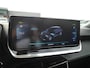 Peugeot e-2008 EV Allure 50 kWh | 3 Fase | Adaptieve cruise control | Draadloze telefoonlader | Stoelverwarming | Navigatie | Achteruitrijcamera | Lichtmetalen velgen | Apple carplay/Android auto
