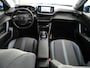 Peugeot e-2008 EV Allure 50 kWh | 3 Fase | Adaptieve cruise control | Draadloze telefoonlader | Stoelverwarming | Navigatie | Achteruitrijcamera | Lichtmetalen velgen | Apple carplay/Android auto