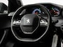 Peugeot 2008 1.2 PureTech Active Pack Sport (APPLE CARPLAY,NAVI,PDC,CLIMATE,CRUISE,LED,BLACK EDITION,SPORTSTOELEN,LM VELGEN)