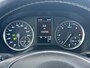Mercedes-Benz Vito 114CDI 136pk AUT-7 L2 Lang Trekhaak Euro-6 Airco Cruise Control Bluetooth Lane Asist Pdc Betonplex Vloer Wandbetimmering Kast inbouw Achter+Geblindeerde-Raam Schuifdeur 1e Eigenaar 2.000KG Trekgewicht Nette Bus!