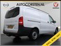 Mercedes-Benz Vito 114CDI 136pk AUT-7 L2 Lang Trekhaak Euro-6 Airco Cruise Control Bluetooth Lane Asist Pdc Betonplex Vloer Wandbetimmering Kast inbouw Achter+Geblindeerde-Raam Schuifdeur 1e Eigenaar 2.000KG Trekgewicht Nette Bus!