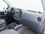 Mercedes-Benz Vito 114CDI 136pk AUT-7 L2 Lang Trekhaak Euro-6 Airco Cruise Control Bluetooth Lane Asist Pdc Betonplex Vloer Wandbetimmering Kast inbouw Achter+Geblindeerde-Raam Schuifdeur 1e Eigenaar 2.000KG Trekgewicht Nette Bus!