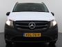 Mercedes-Benz Vito 114CDI 136pk AUT-7 Lang Trekhaak Euro-6 Airco Cruise Control Bluetooth Lane Asist Pdc Betonplex Vloer Wandbetimmering Kast inbouw Achter+Geblindeerde-Raam Schuifdeur 1e Eigenaar 2.000KG Trekgewicht Nette Bus!