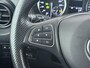 Mercedes-Benz Vito 114CDI 136pk AUT-7 L2 Lang Trekhaak Euro-6 Airco Cruise Control Bluetooth Lane Asist Pdc Betonplex Vloer Wandbetimmering Kast inbouw Achter+Geblindeerde-Raam Schuifdeur 1e Eigenaar 2.000KG Trekgewicht Nette Bus!