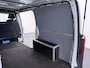 Mercedes-Benz Vito 114CDI 136pk AUT-7 Lang Trekhaak Euro-6 Airco Cruise Control Bluetooth Lane Asist Pdc Betonplex Vloer Wandbetimmering Kast inbouw Achter+Geblindeerde-Raam Schuifdeur 1e Eigenaar 2.000KG Trekgewicht Nette Bus!