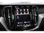 Volvo XC60 2.0 T6 Plug-in hybrid AWD Ultra Dark | Panoramadak | Elektrisch bed. voorstoelen met geheugen | Semi elek. trekhaak | 360 graden camera | Blind spot | Adaptive cruise control | Keyless entry | Apple carplay | Verwarmbare voorstoelen | Verwarmbaar stuurwiel | Verwarmbare achterbank | Elektrische achterklep | Premium audio by Harman Kardon