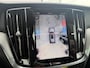 Volvo V60 2.0 T6 Plug-in hybrid AWD Ultra Dark | Panoramadak | Head Up Display | Donker Glas | Sportstoelen | Power Seats | Harman Kardon |