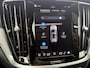 Volvo V60 2.0 T6 Plug-in hybrid AWD Ultra Dark | Panoramadak | Head Up Display | Donker Glas | Sportstoelen | Power Seats | Harman Kardon |