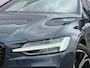 Volvo V60 2.0 T6 Plug-in hybrid AWD Ultra Dark | Panoramadak | Head Up Display | Donker Glas | Sportstoelen | Power Seats | Harman Kardon |