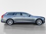Volvo V90 2.0 T4 Momentum | Stoel en stuurverwarming | Elektrisch bedienbare voorstoelen | Camera | Lederen bekleding | Navigatie | Parkeersensoren voor en achter | Elektrische achterklep |