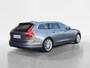 Volvo V90 2.0 T4 Momentum | Stoel en stuurverwarming | Elektrisch bedienbare voorstoelen | Camera | Lederen bekleding | Navigatie | Parkeersensoren voor en achter | Elektrische achterklep |