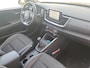 Kia Stonic 1.0T MHEV GT-PlusLine | Schuifdak | Stoel en stuurverwarming | Navigatie | Camera | Climate control | Cruise control | Getinte ramen achter | Parkeersensoren voor en achter |