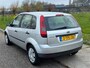 Ford Fiesta 1.25-16V Core 5-Drs Stuurbekrachtiging Audio/CD Electric pakket ABS EBD 2 x airbag Colorpakket Dealeronderhoud Nw Apk!
