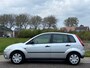 Ford Fiesta 1.25-16V Core 5-Drs Stuurbekrachtiging Audio/CD Electric pakket ABS EBD 2 x airbag Colorpakket Dealeronderhoud Nw Apk!