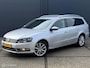 Volkswagen Passat Variant 1.4 TSI Highline BlueMotion - AUTOMAAT - TREKHAAK - ECC - NAVI - CRUISE CONTROLE - PARKEERSENSOREN - STOELVERWARMING - LM VELGEN - NAP - NL AUTO - APK T/M 16-01-2027 -