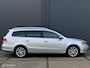 Volkswagen Passat Variant 1.4 TSI Highline BlueMotion - AUTOMAAT - TREKHAAK - ECC - NAVI - CRUISE CONTROLE - PARKEERSENSOREN - STOELVERWARMING - LM VELGEN - NAP - NL AUTO - APK T/M 16-01-2027 -