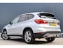 BMW X1 xDrive20i High Executive Sportline Automaat | Trekhaak | Stoelverwarming | Camera | Elektr. Achterklep | 18 Inch