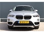 BMW X1 xDrive20i High Executive Sportline Automaat | Trekhaak | Stoelverwarming | Camera | Elektr. Achterklep | 18 Inch